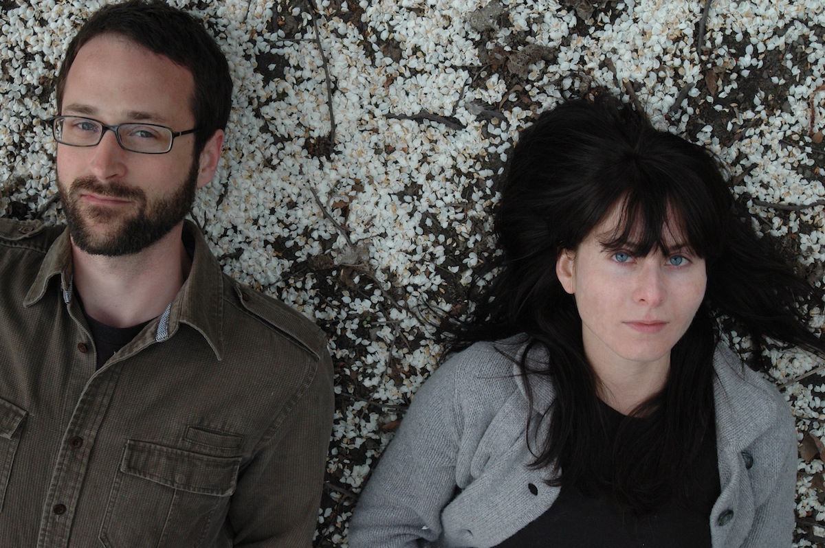 Робби уильямс певец. Robbie williams альбомы. Robbie williams take the crown 2012. Robbie williams in and out of consciousness. Williams different.